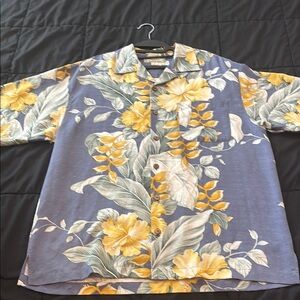 Tommy Bahama Tropical Floral Men's Shirt in Blue and Yellow 100% silk size M